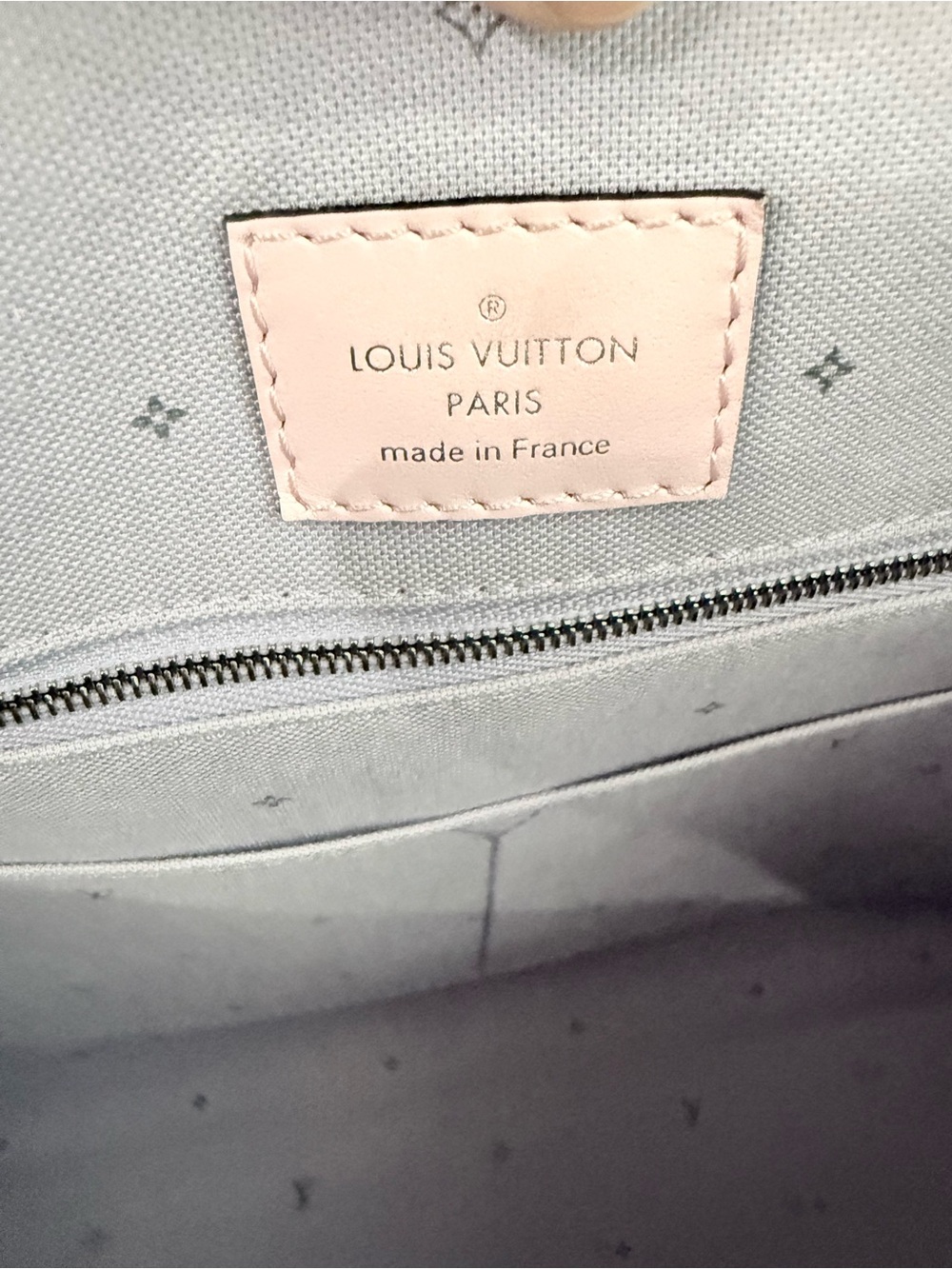 Louis Vuitton Onthego GM By The Pool Pink Blue Pastel Monogram Tote - Picture 14 of 14